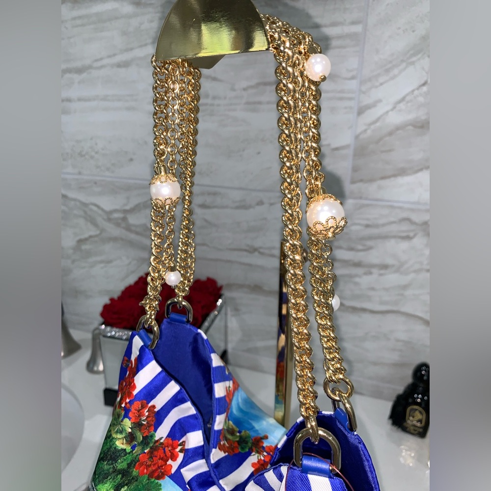 ❌SOLD❌Authentic Dolce & Gabbana Portofino Printed Shoulder Bag. - Picture 7 of 17